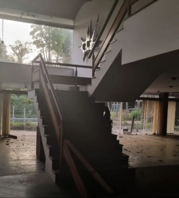 the interior of the house where Pele lived