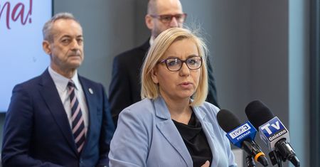 Rolnicy domagają się zmiany. Hennig - Kloska: To efekt zamiatania spraw pod dywan