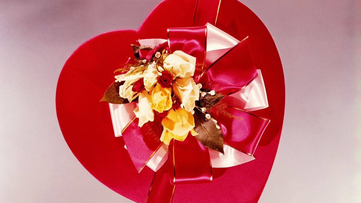 Pudełko czekoladek na jedwabiu w kształcie serca