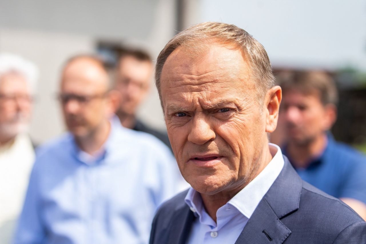 Tusk głównym bohaterem "Wiadomości". "Nowa gra towarzyska"