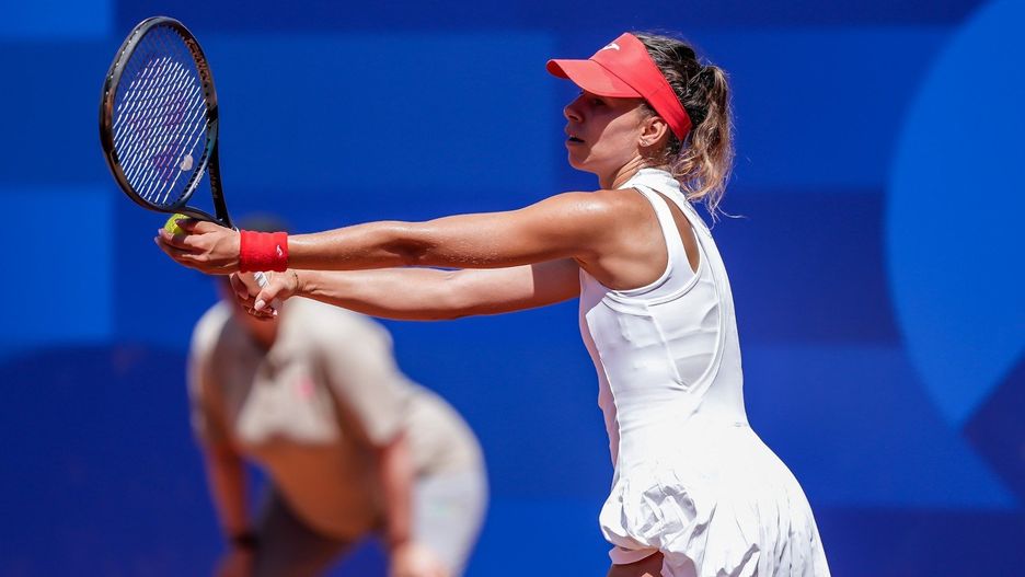 Magda Linette (32. miejsce w rankingu światowym WTA) po raz pierwszy w karierze grała z Dunką Clarą Tauson (22.)