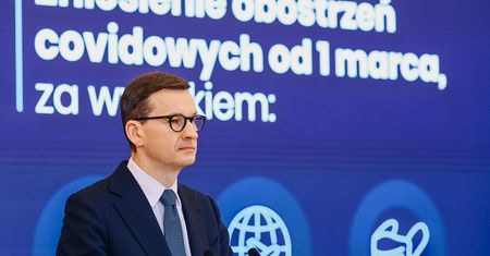 Rząd luzuje obostrzenia od 1 marca 2022. Maseczki zostaną z nami na dłużej
