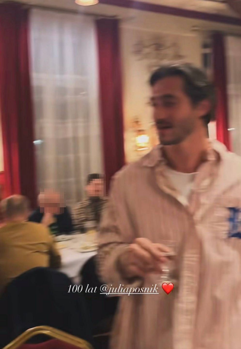 Julia Wieniawa i jej nowy chłopak (?) bawili się na urodzinach