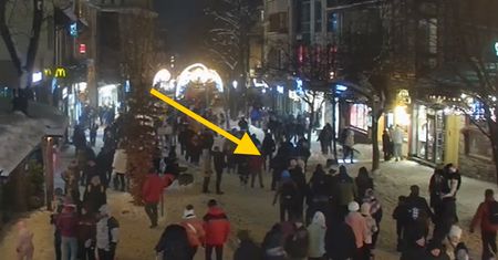 Krupówki totalnie oblężone. Była godz. 18:40. Tak wygląda Zakopane