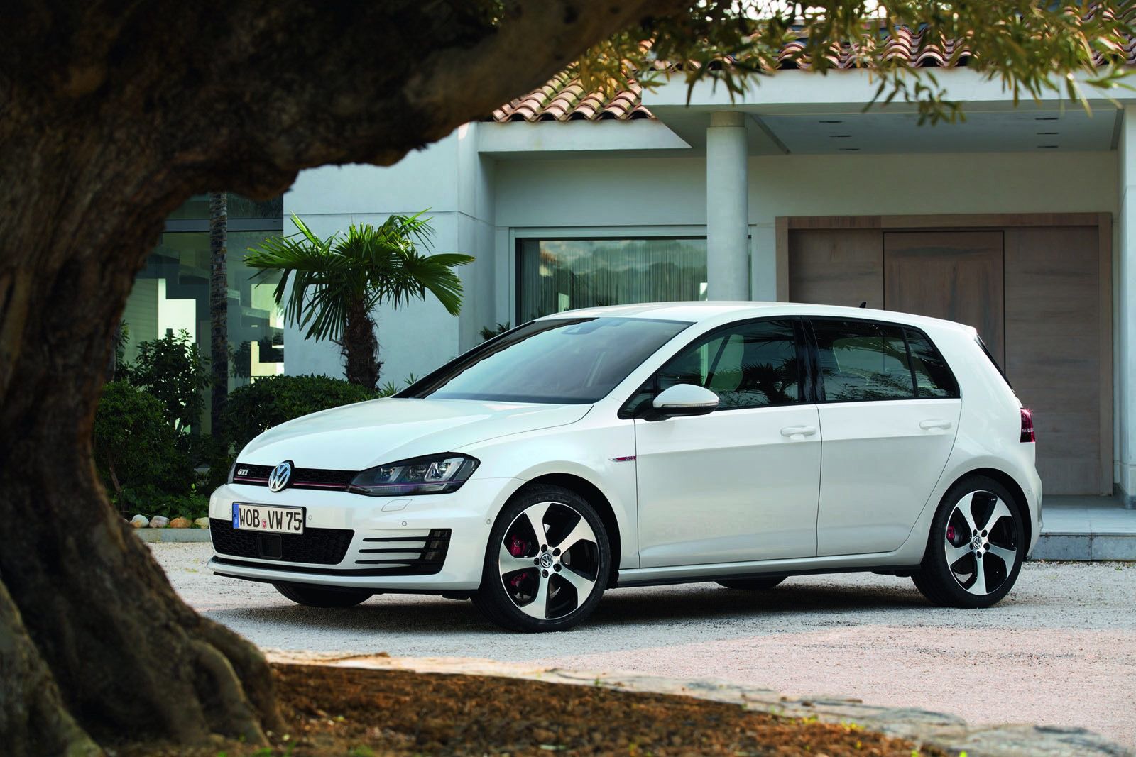 Volkswagen Golf VII GTI - efektowne zdjęcia rasowego hot-hatcha [galeria] 21