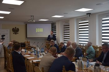 Modernizacja kluczowej  linii kolejowej nr 356: Wspólnie dla rozwoju regionu-konferencja w Gołańczy z udziałem ministra Krzysztofa Paszyka