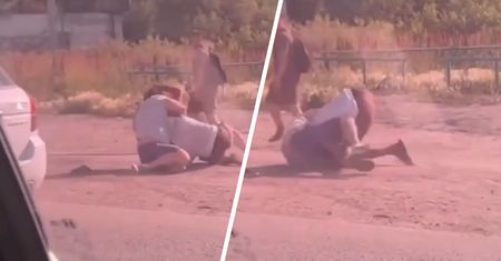 Kuriozalne sceny w Rosji. Mężczyźni pobili się w kolejce po paliwo