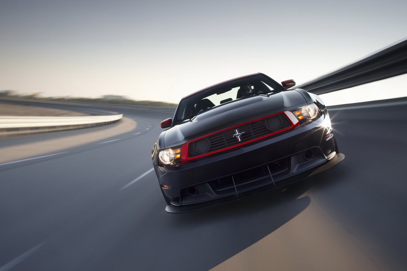 2012-Ford-Mustang-Boss-132