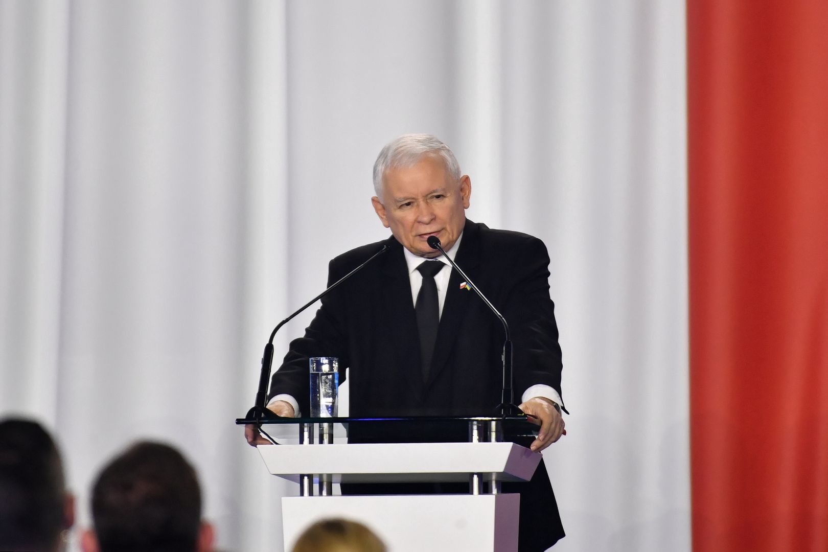Marki, 04.06.2022. Prezes PiS, wicepremier Jarosław Kaczyński podczas konwencji Prawa i Sprawiedliwości w Mareckim Centrum Edukacyjno�Rekreacyjnym w Markach k. Warszawy, 4 bm. Konwencja poświęcona jest programowi partii na najbliższe miesiące. (jm) PAP/Radek Pietruszka
