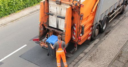 Warszawa. Nieporządki ze śmieciami. Sprawa opłat trafia do sądu
