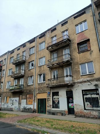 Warszawa: 100-letnia kamienica na Pradze zyska drugie życie. Ruszył remont za 14 mln zł. W planach są kolejne
