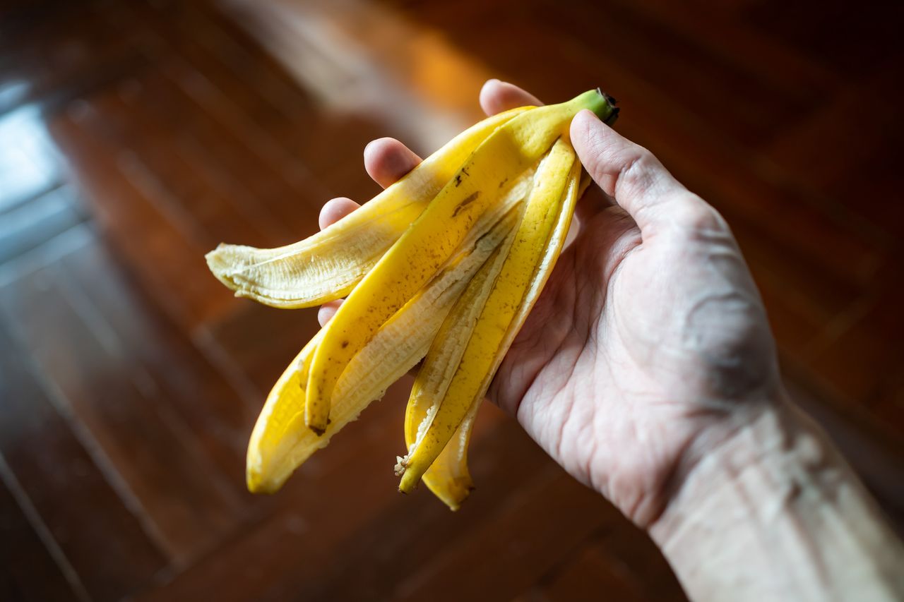 Skórka od banana może zdziałać cuda na suche pięty 