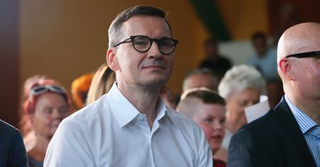 "Fałszywe banknoty, znaczone karty". Premier  znów atakuje