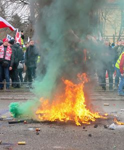 Sytuacja wymknęła się spod kontroli. Zaatakowali nawet dziennikarzy