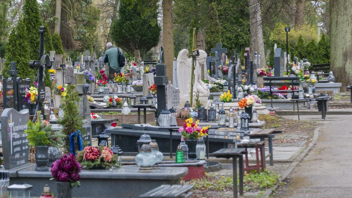 Niektóre opłaty na cmentarzach są bezprawne