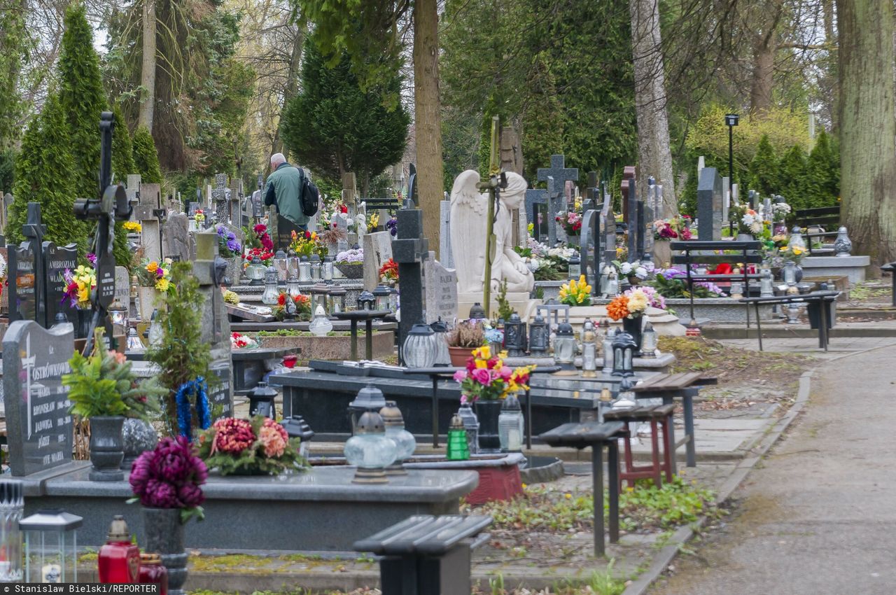Kolejny sąd potwierdza. Te opłaty na cmentarzach są bezprawne