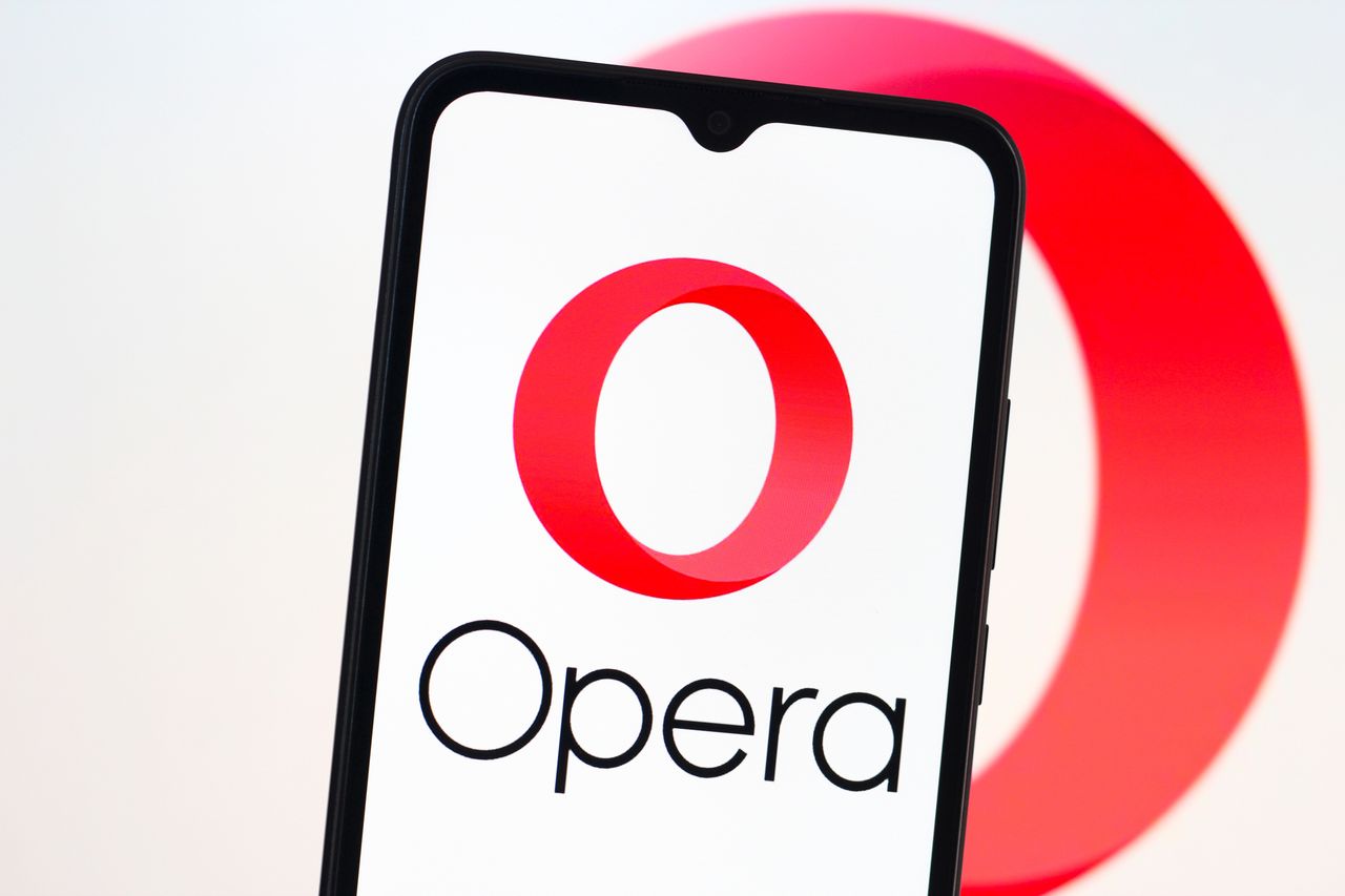 Opera ma dość promowania Edge'a. Składa skargę na Microsoft