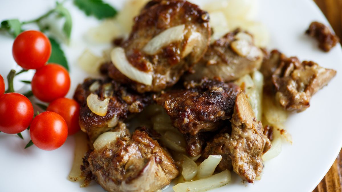 Wątróbka drobiowa smażona z cebulą