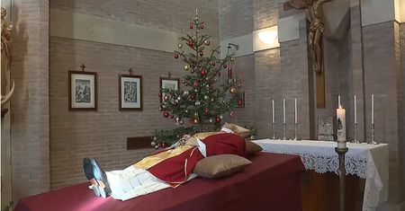 Takiego pogrzebu świat nie widział. Ostatnia droga Benedykta XVI