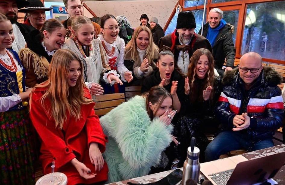 Marina Łuczenko rzuca się w ramiona Joanny Kurskiej