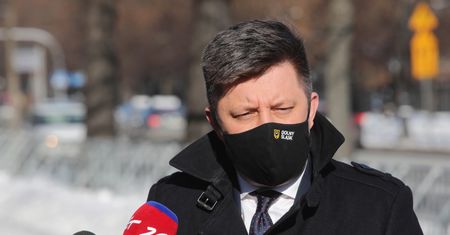 Koronawirus. Absurdalne skierowanie na szczepienie na COVID. Michał Dworczyk komentuje