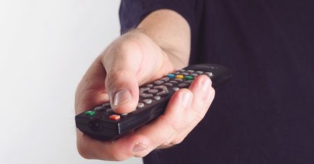 Telewizor w hotelu. Błąd, który może popełnić każdy