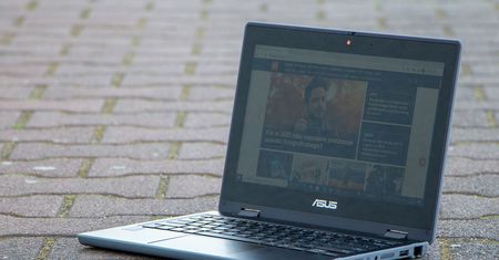 Sprawdzamy laptopa Asus BR1100F - komputer do nauki z obrotowym ekranem