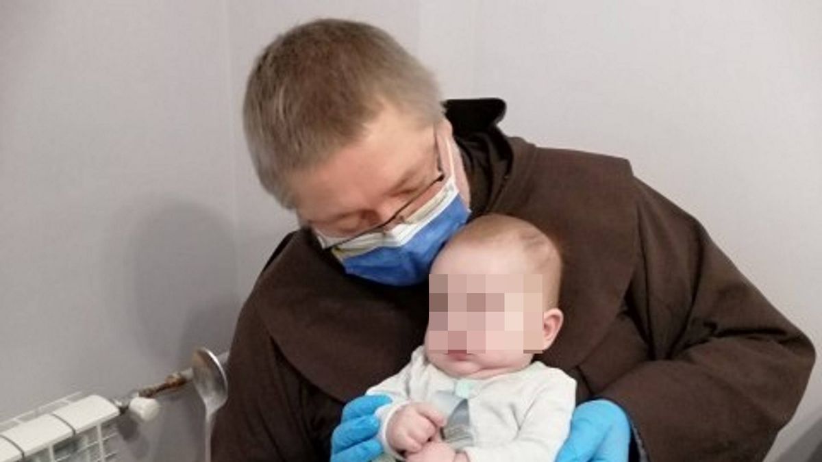 Ojciec Filip Leszek Buczyński prowadzi Hospicjum dla Dzieci im. Małego Księcia w Lublinie. 