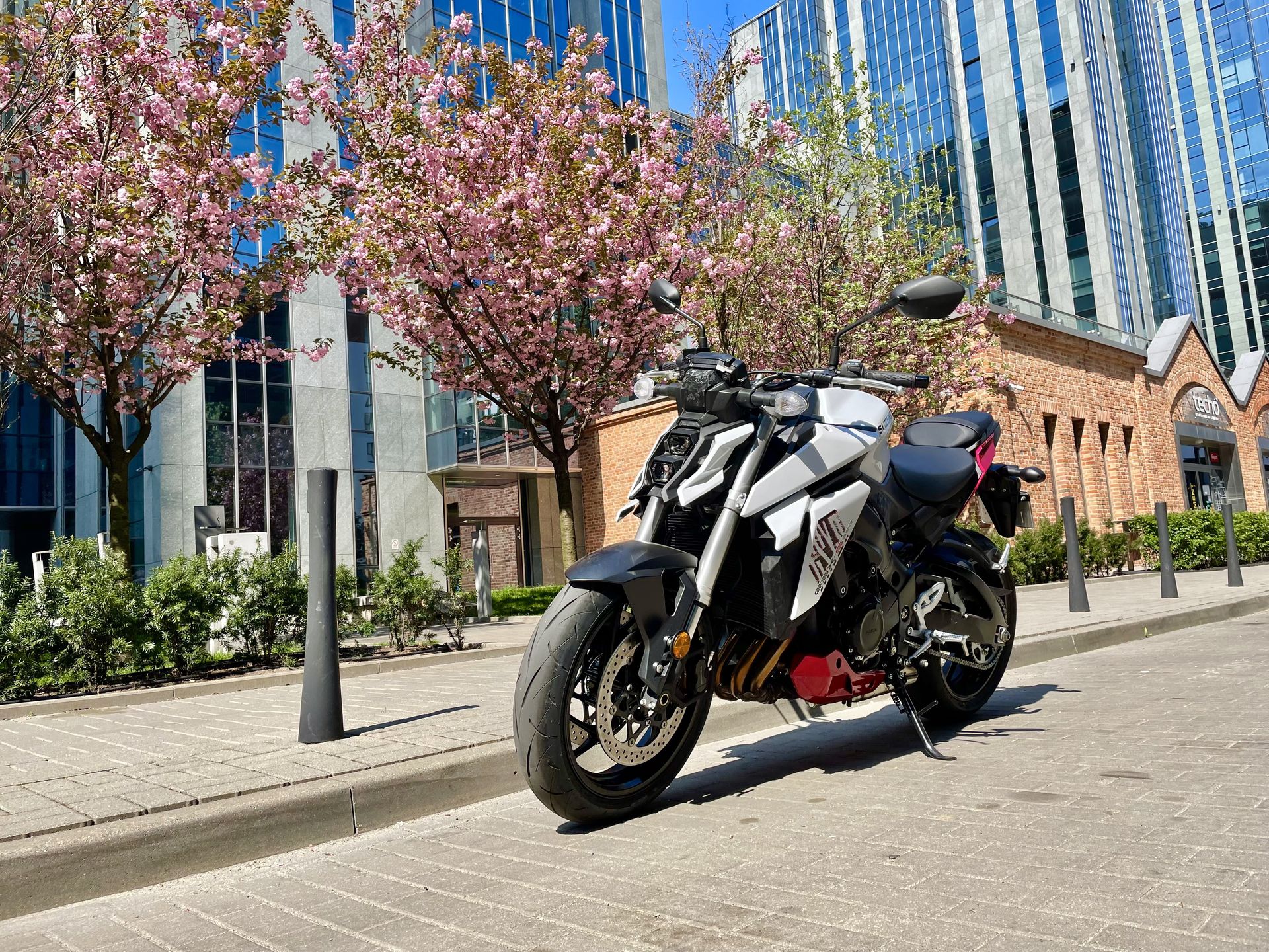 Suzuki GSX-S950