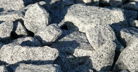 Czym różni się marmur od granitu? Przetestuj wiedzę w tej krzyżówce