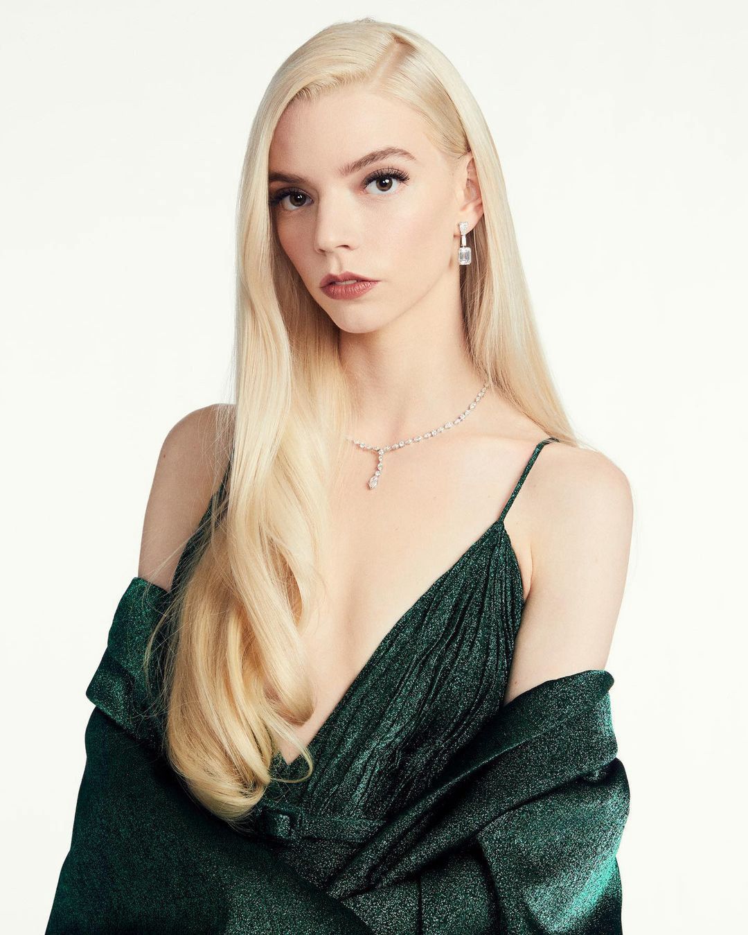 Anya Taylor-Joy w sukni Dior Haute Couture i biżuterii Tiffany & Co.