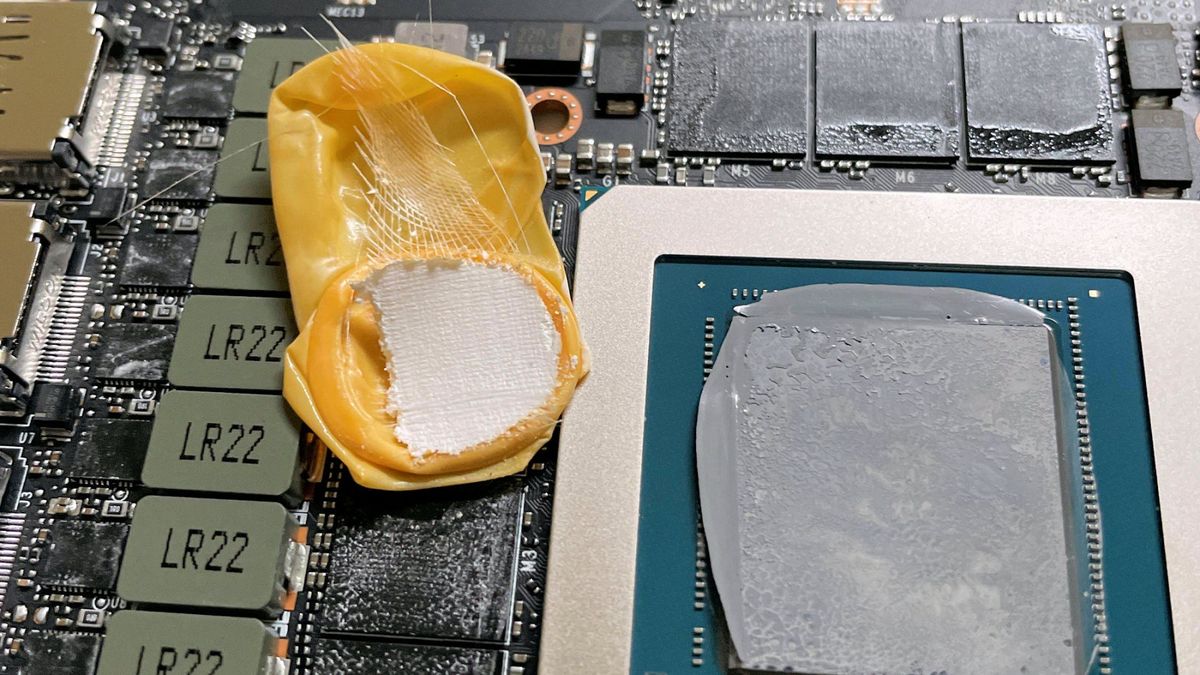 Ochrona palca na kościach pamięci RTX-a 3090