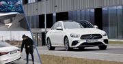 Test wideo: Mercedes E300de – hybryda z dieslem. Połączenie idealne?