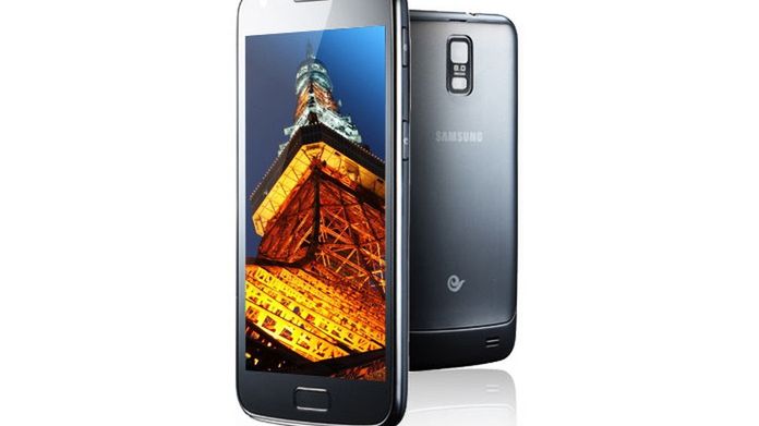 Zimowa ofensywa androidowych dual SIM-ów Samsunga. Dowódca: generał Galaxy S II Duos 1