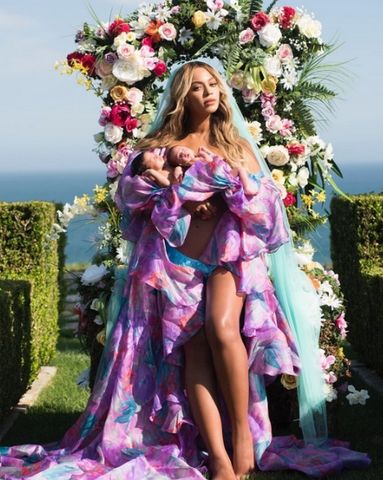 Beyonce opublikowała pierwsze zdjęcie swoich bliźniaków! (WIDEO)