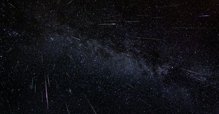 Spójrz nocą w niebo. Pojawi się rój. Co to za zjawisko?