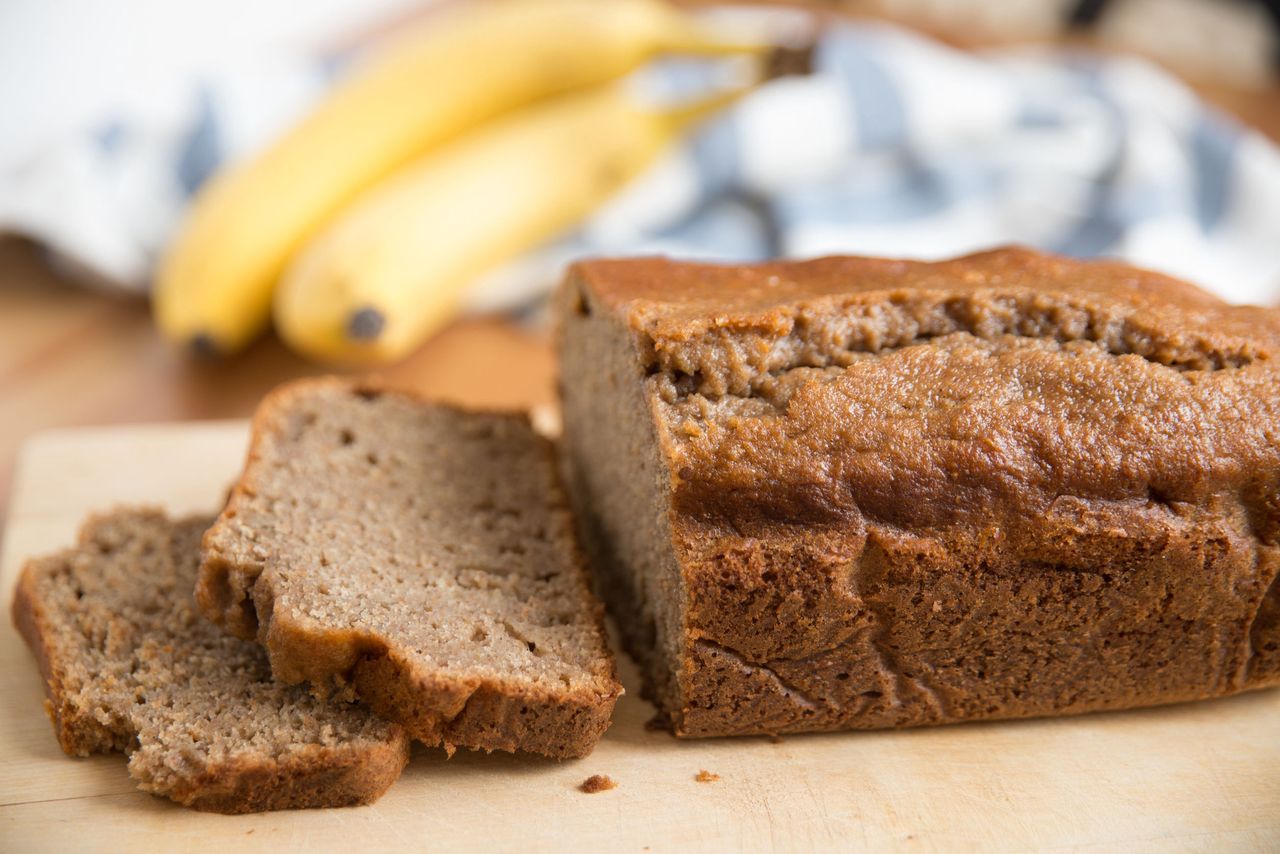 Chlebek bananowy fit posmakuje każdej osobie.