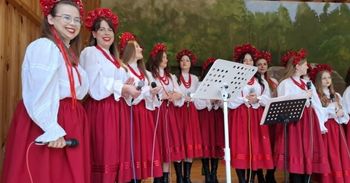 Guzowianki wystąpiły w Muzeum Wsi Radomskiej. Ludowa muzyka i tradycja przyciągnęły tłumy.