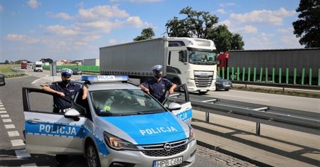 Wrocław. Zapomnieli o dziadku. Zostawili go na parkingu przy autostradzie A4