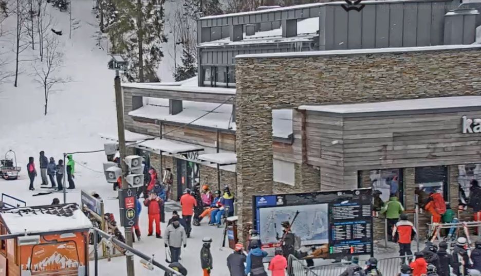 Tłumy turystów przyjechały do Szczyrku.