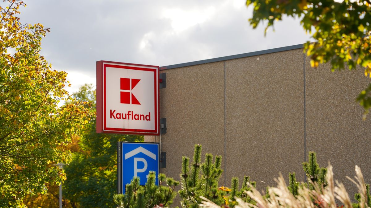 The Kaufland supermarket logo is visible on the exterior of a store in Roth, Franconia, Middle Franconia, Bavaria, Germany, on October 20, 2025. Kaufland is a major German hypermarket chain belonging to the Schwarz Group, which also operates Lidl. (Photo by Michael Nguyen/NurPhoto via Getty Images)