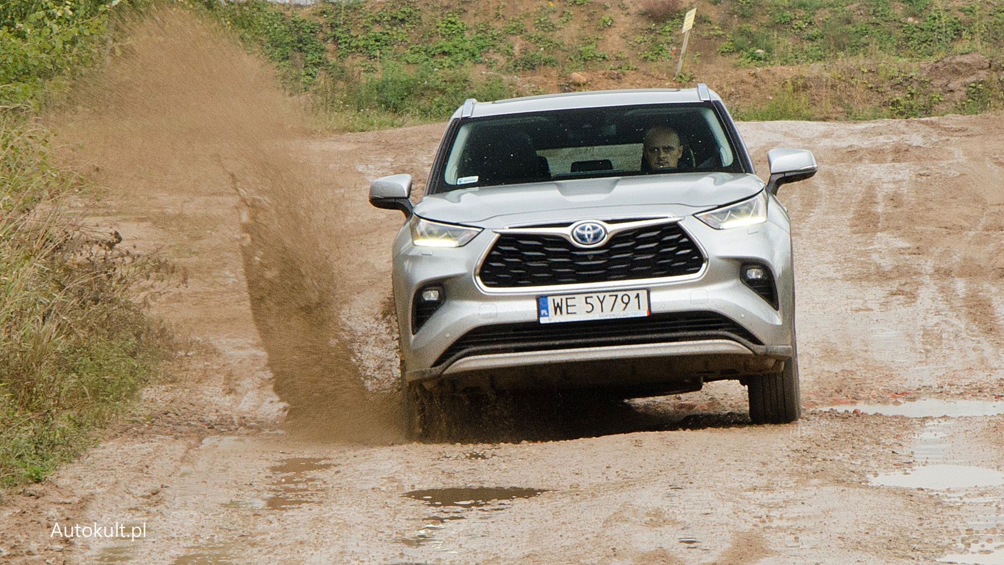 Ford Explorer vs. Toyota Highlander