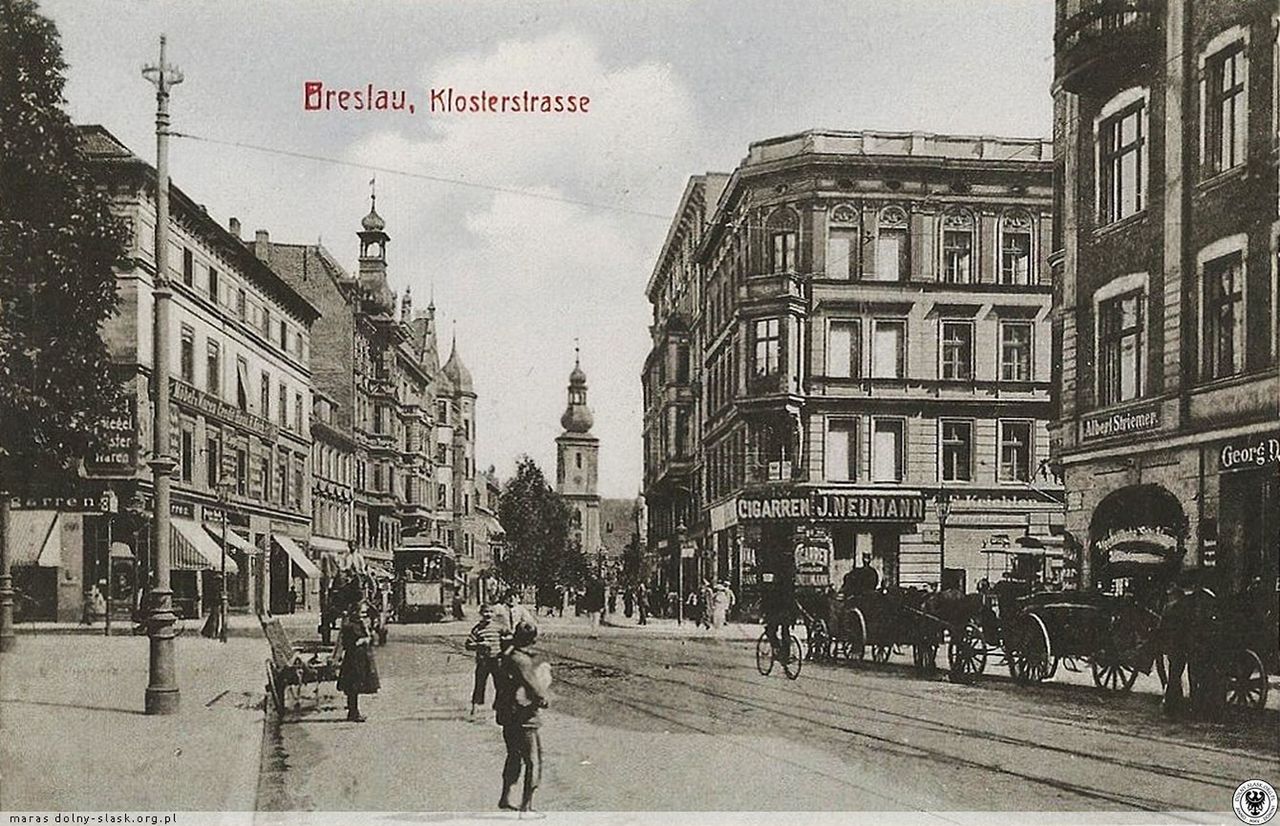 Wrocław. Przedmieście Oławskie przed wojną było tętniącym życiem fragmentem miasta, ze sklepikami, knajpkami i warsztatami rzemieślników. Po latach stagnacji i degeneracji dawny Trójkąt Bermudzki zmienia klimat