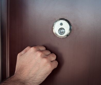 Już nie zapukają do Twoich drzwi. Znaleźli nowy sposób