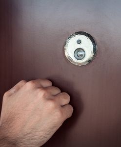 Już nie zapukają do Twoich drzwi. Znaleźli nowy sposób