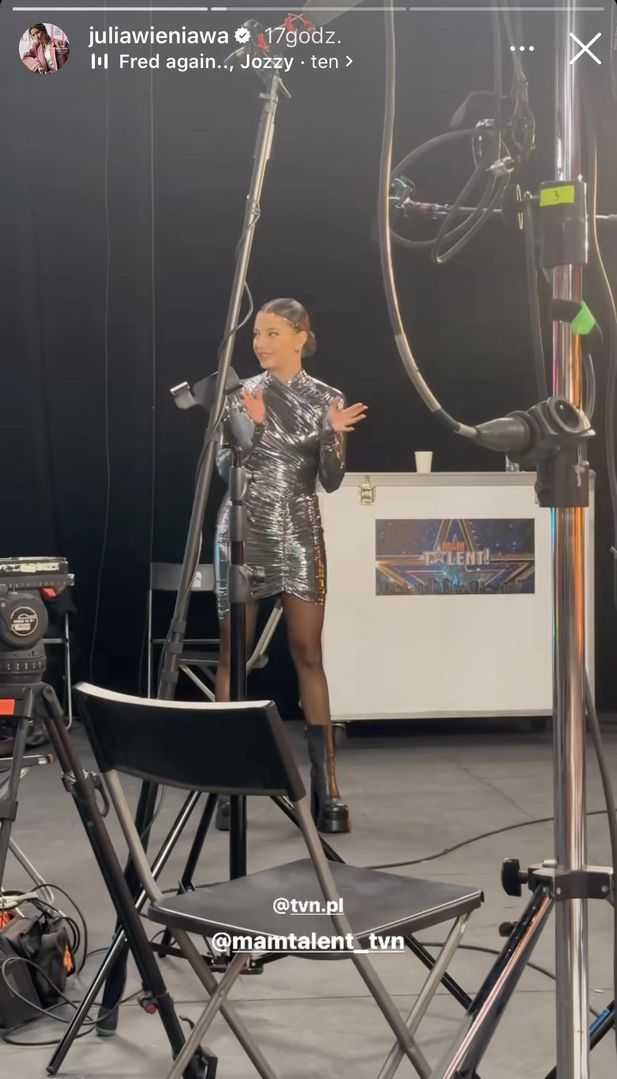 Julia Wieniawa w masywnych botkach 