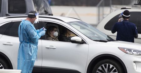 "Przerażająca faza pandemii". Alert w USA