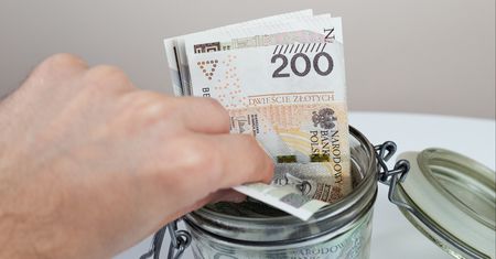 Ile gotówki na 2 tygodnie kryzysu? Tyle musisz odłożyć