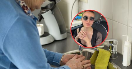 Córka zatrudniła matkę jako pomoc domową. Wyznanie wzbudziło kontrowersje