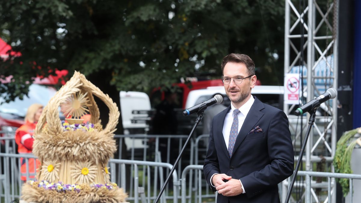 Na zdjęciu Waldemar Buda na dożynkach